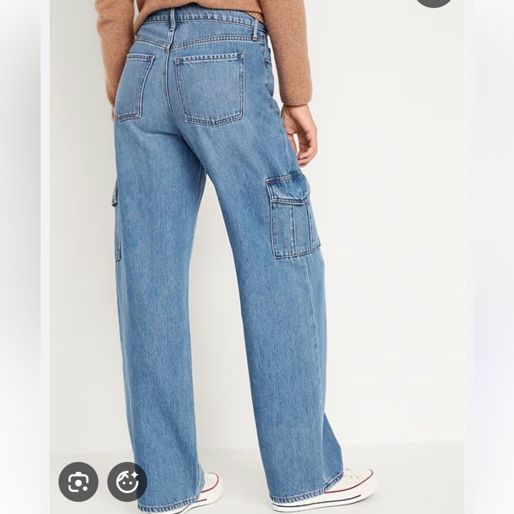 Old Navy Extra High Rise Sky-Hi Wide Leg Cargo Jeans Womens 16 Light Medium Wash